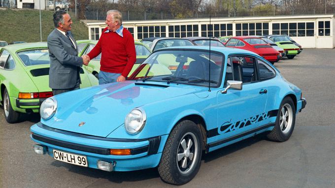 Primer prevzema naročenega porscheja 911 neposredno v tovarni. | Foto: Porsche