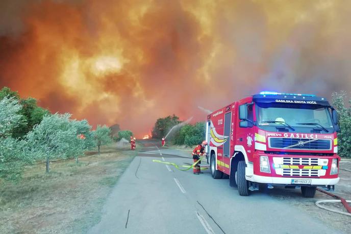 Požar na Krasu | Foto Matjaž Marušič / gasilska enota Nova Gorica