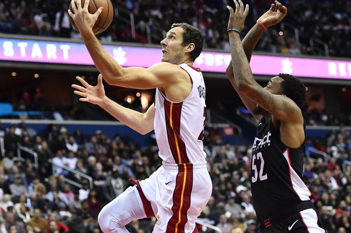 Goran Dragić | Goran Dragić je ob zmagi Miamija nad Washingtonom dosegel devet točk. | Foto Reuters