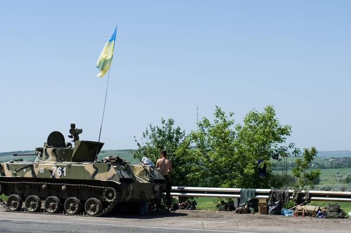 Slovjansk | Na fotografiji iz maja 2014 vidimo ukrajinske vojake, preden so ti iztrgali mesto Slovjansk iz rok proruskih upornikov iz Donecka.  | Foto Guliverimage