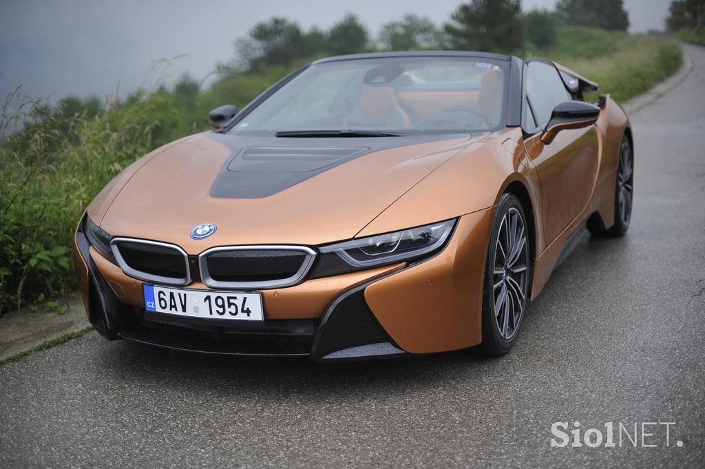 BMW i8 roadster