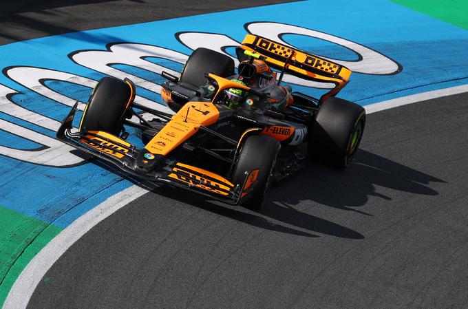 Lando Norris je povedel v 18. krogu in se odpeljal do zmage. | Foto: Reuters