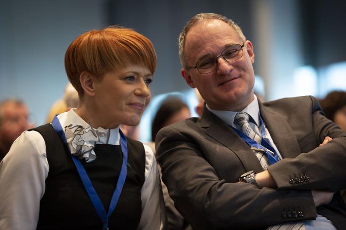 kongres stranke DESUS Aleksandra Pivec Borut Stražišar | Foto: Bojan Puhek