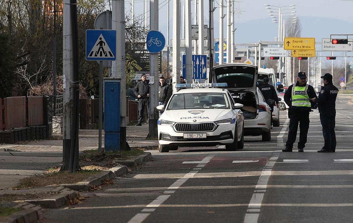 Hrvaška, policija, Velika Gorica | Moški je žensko ubil s puško. Fotografija je simbolična.  | Foto Hina/STA