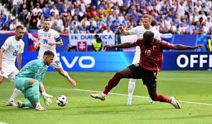 Romelu Lukaku je v prvem polčasu zapravil nekaj priložnosti, v drugem pa je oba njegova zadetka razveljavil Var. | Foto: Guliverimage