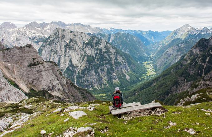 Drugo mesto v akciji je pripadlo poti Aljažev dom–Bovški Gamsovec– Kriški podi (na fotografiji je razgled s Kriških podov na Trento)–Stenar–Aljažev dom.  | Foto: Aleš Zdešar (www.slovenia.info)