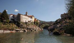 Meritve potrdile onesnaženje vode v občini Kanal ob Soči, prepoved uporabe ostaja