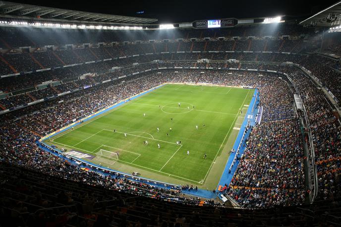 Santiago Bernabeu | Vodstvo lige NBA je v torek od gostovanju Dallas Mavericks z Luko Dončićem pri madridskem Realu potrdilo, da je odprto tudi za igranje tekem na nogometnem stadionu Santiago Bernabeu. | Foto Guliver/Getty Images