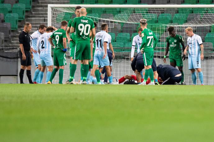 NK Olimpija, ND Gorica | Tik pred koncem prvega polčasa sta jo v močnem trku z glavama skupila soigralca Grega Sorčan in Žiga Lipušček. | Foto Urban Urbanc/Sportida