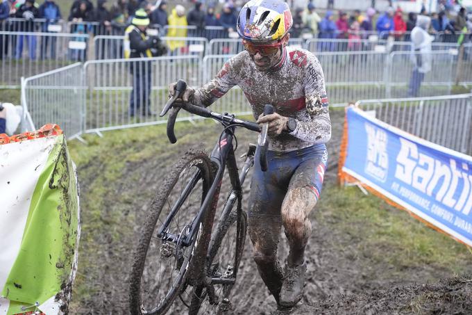 Pidcock je na lanskem svetovnem prvenstvu v ciklokrosu osvojil 2. mesto. Zaostal je le za štirikratnim svetovnim prvakoim v tej disciplini van der Poelom.  | Foto: Guliverimage/Vladimir Fedorenko