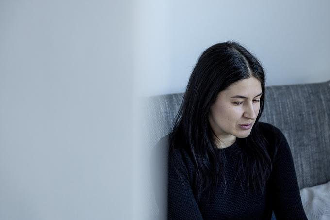 V službi zdaj spoznava še težje življenjske zgodbe in je še bolj hvaležna, da še lahko hodi. | Foto: Ana Kovač