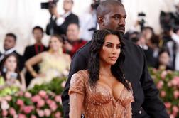 Kim in Kanye postala starša četrtemu otroku  #video