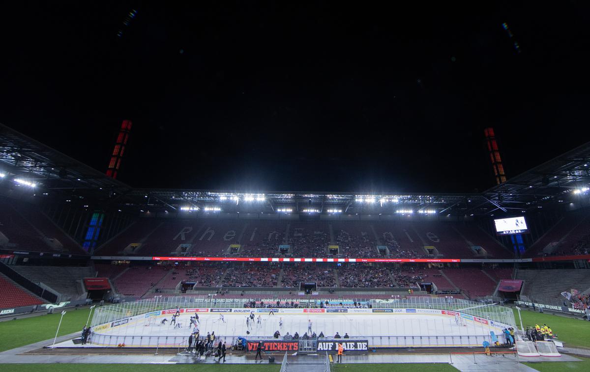 Kölner Haie - Pinguins Bremerhaven | Zimsko klasiko med Kölner Haie in Pinguins Bremerhaven si je ogledalo dobrih 14.300 gledalcev. | Foto Guliverimage