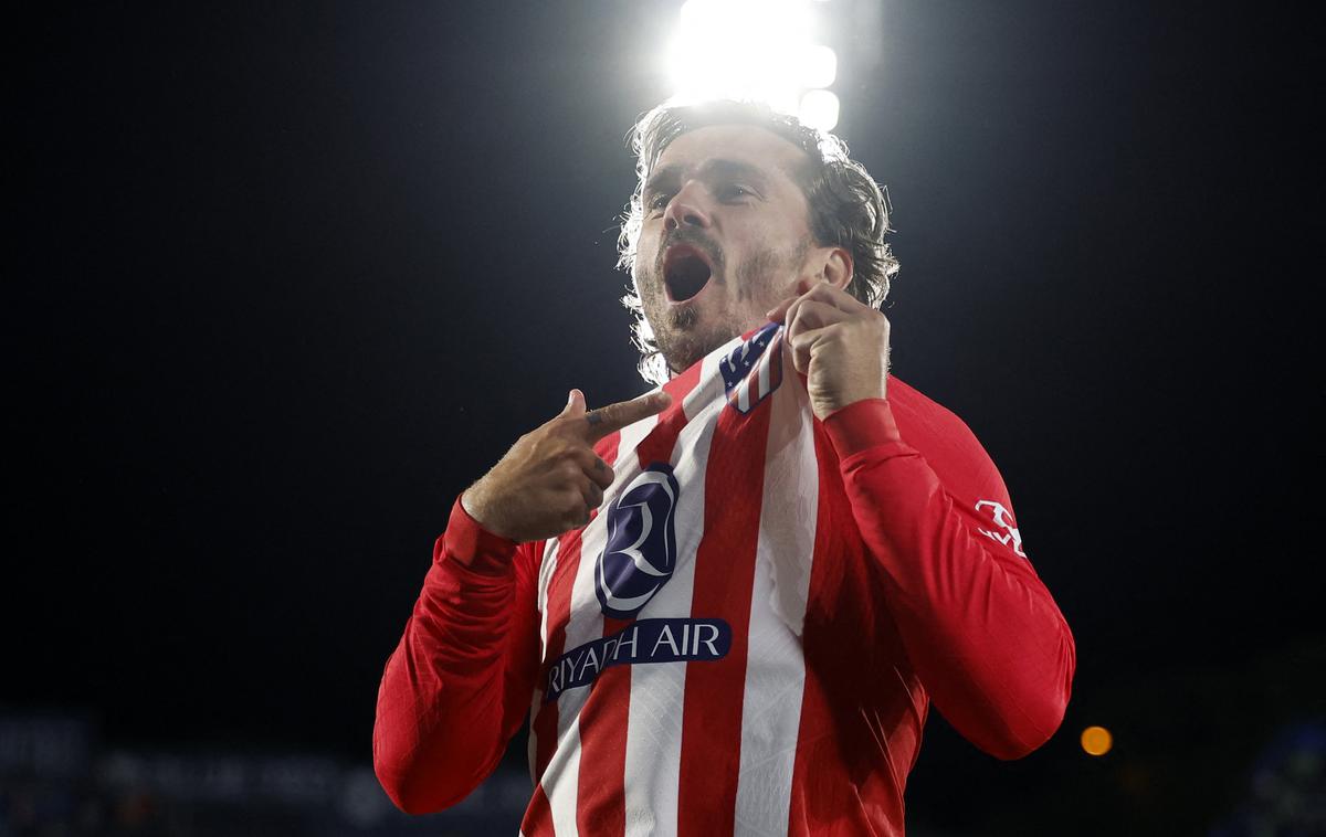 Atletico Madrid Antoine Griezmann | Antoine Griezmann je k sredini zmagi Atletica Madrida, ki je potrdil mesto v ligi prvakov, dosegel hat-trick. | Foto Reuters