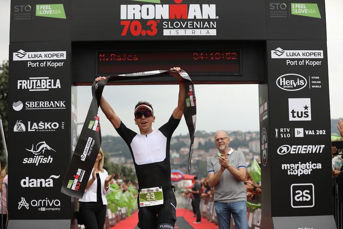 Poljak Michal Rajca je prvi pritekel skozi cilj in bo zapisan kot prvi zmagovalec premierne ironman preizkušnje v Sloveniji. | Foto: Grega Valančič/Sportida