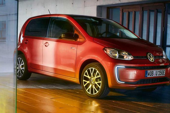 Volkswagen e-up | Potem, ko so jeseni leta 2020 že prekinili naročila in v lanskem letu le še zaključili s proizvodnjo se je Volkswagen odločil, da bo znova v prodajne salone pripeljal električni model e-up. | Foto Volkswagen