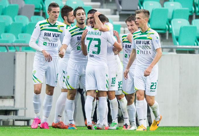 Ko je Suarez dosegel zadnji gol v ligi prvakov v gosteh, je v Prvi ligi Telekom Slovenije igral še Zavrč. | Foto: Vid Ponikvar