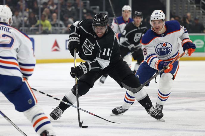 Anže Kopitar | Anže Kopitar je pomagal Los Angelesu do nove zmage. Proti Edmontonu je prispeval podajo. | Foto Reuters