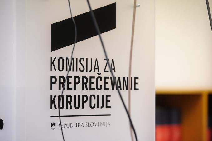 Pri analizi nacionalnega protikorupcijskega okvira Evropska komisija v poročilu izpostavlja, da omejeni človeški in finančni viri Komisije za preprečevanje korupcije (KPK) vzbujajo zaskrbljenost. | Foto: STA ,