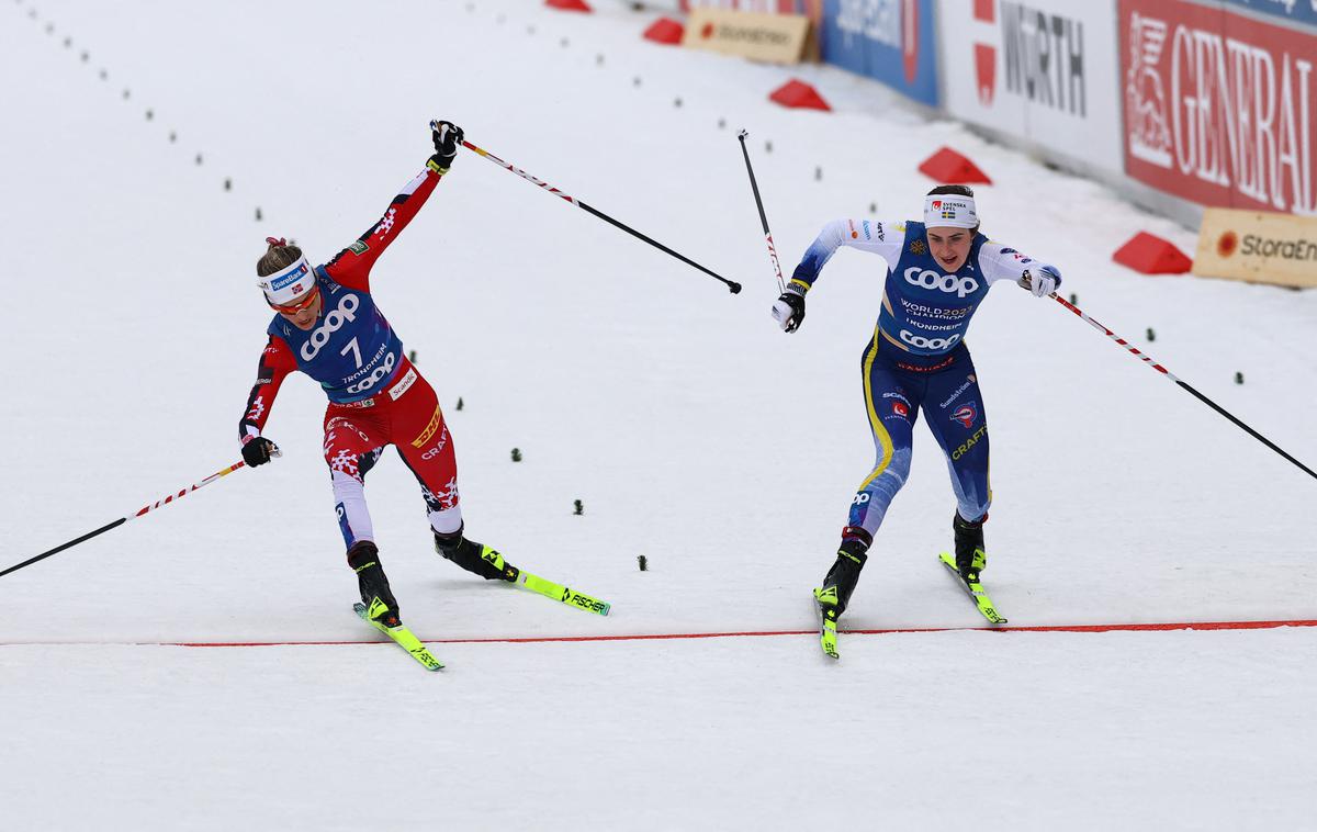 Ebba Andersson, Therese Johaug | Takole sta se za zlato udarili Therese Johaug in Ebba Andersson. Veselila se je Švedinja, ki je ubranila naslov svetovne prvakinje. | Foto Reuters