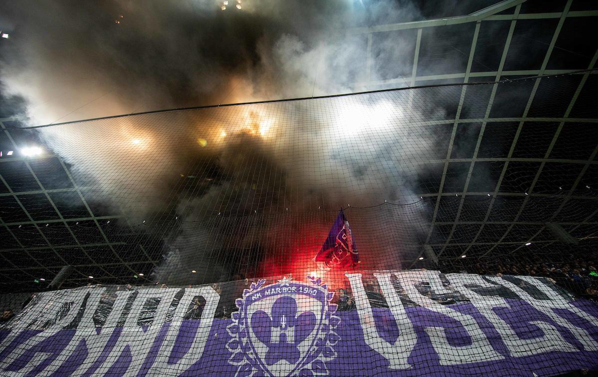 NK Maribor, navijači | Mariborčani bodo plačali 500 evrov kazni. | Foto Vid Ponikvar