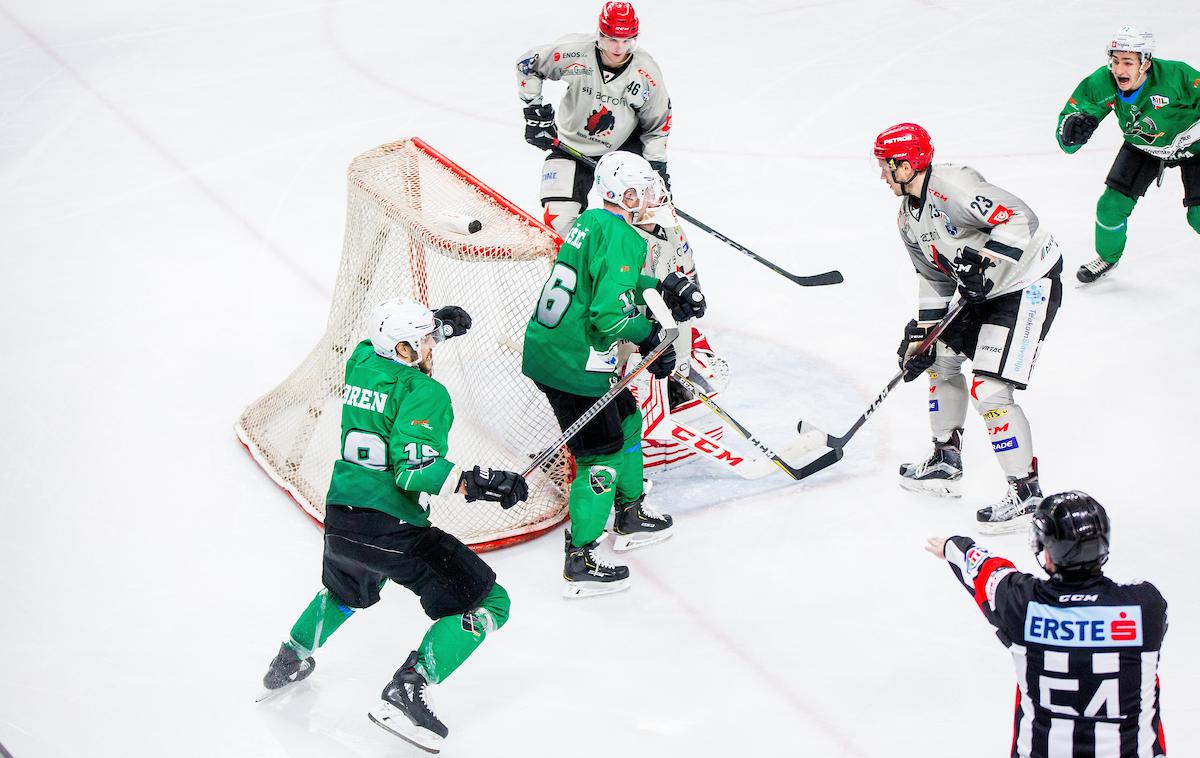 HK SŽ Olimpija HDD Jesenice | Hokejisti Olimpije zvečer začenjajo finale Alpske lige. Po koncu serije jih čaka še finale državnega prvenstva. | Foto Žiga Zupan/Sportida