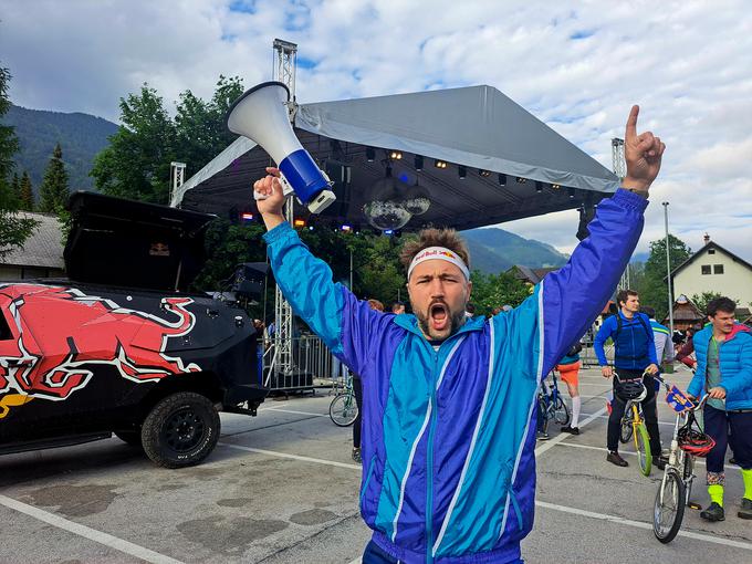 "Outfiti so vedno bolj drzni in vedno bolj kul in vse težje se je odločiti za najboljšega," priznava Filip Flisar. | Foto: Alenka Teran Košir