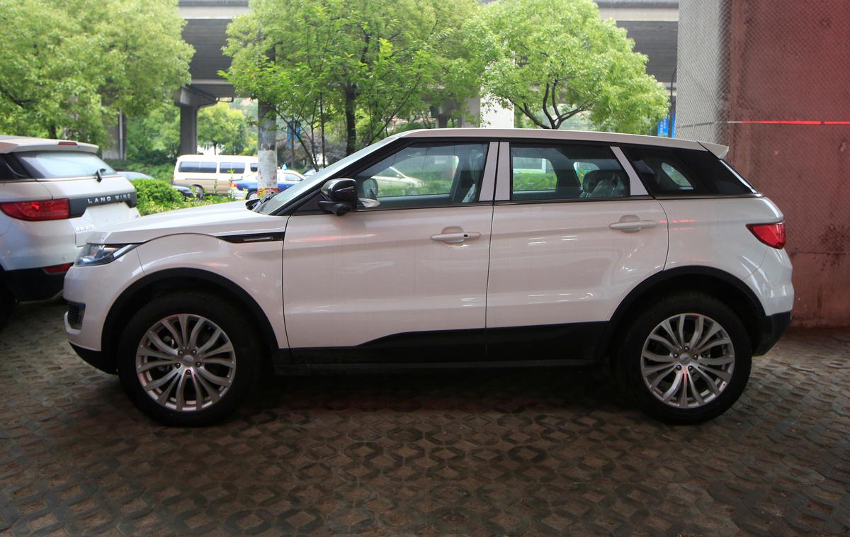 Landwind X7 | Na prvi pogled je videti kot range rover evoque, a to je kitajski landwind X7. | Foto Reuters