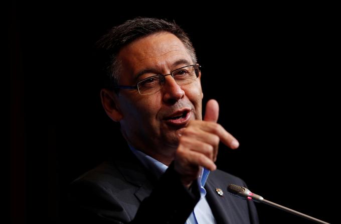 Prvi mož Barcelone Josep Maria Bartomeu miri navijače in pravi, da se jim ni treba bati za varnost. | Foto: Reuters