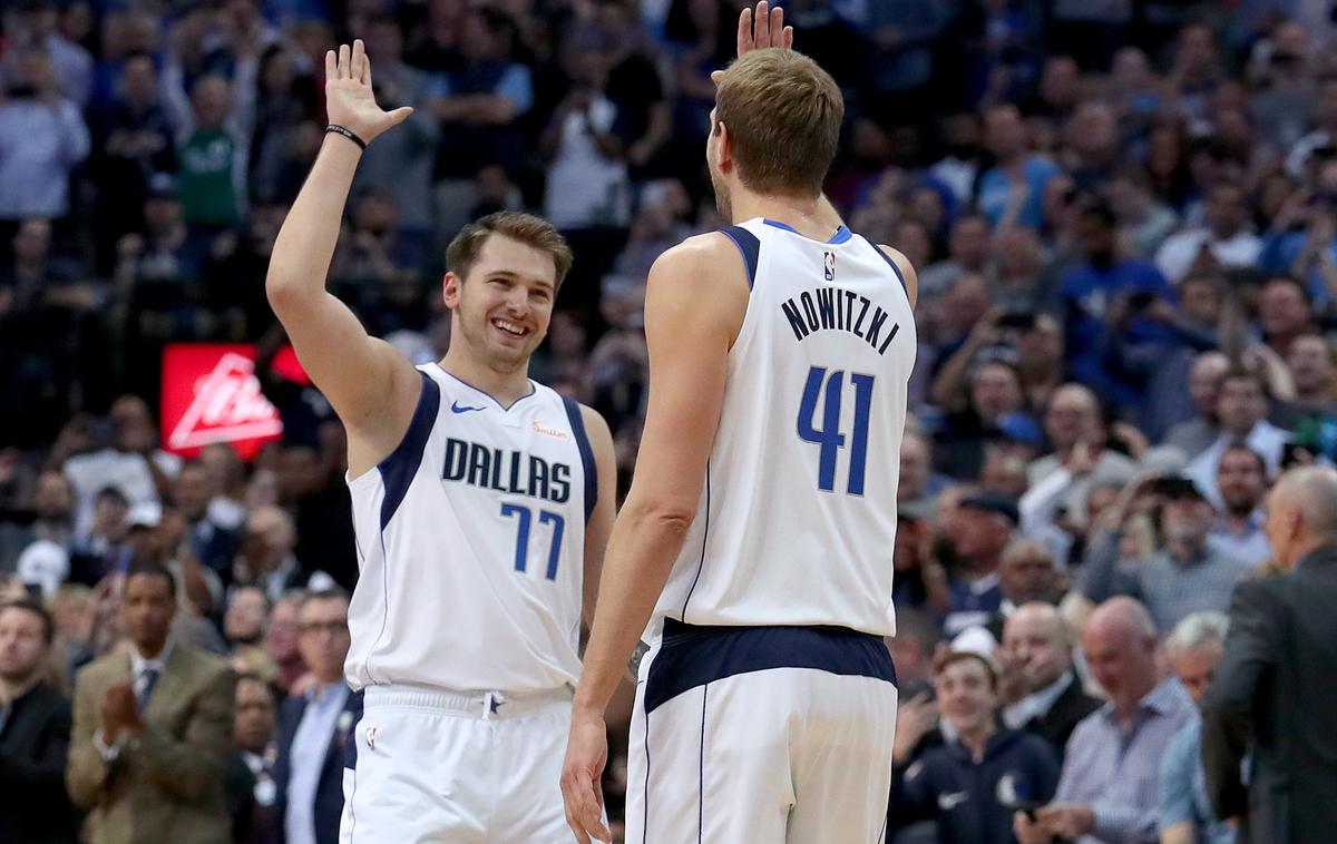 Luka Dončić in Dirk Nowitzki | Luka Dončić in Dirk Nowitzki: skupaj le eno leto | Foto Getty Images