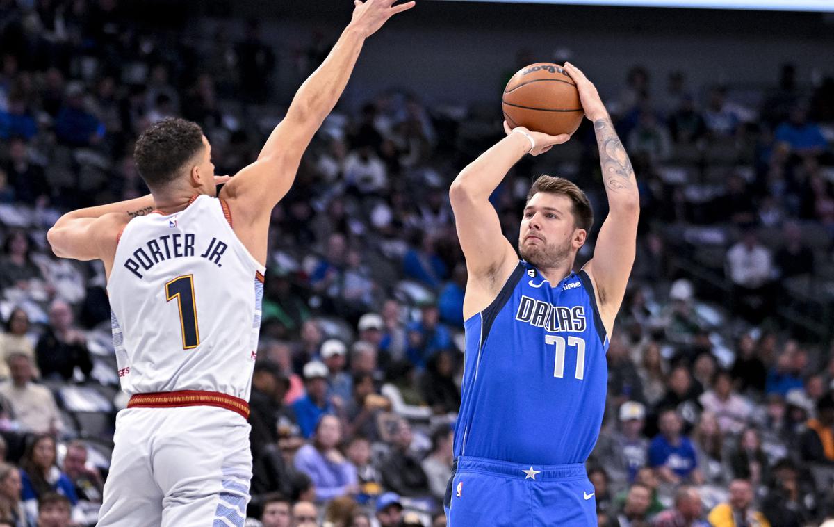 Dallas Denver Luka Dončić | Luka Dončić je tridesetico presegel že v tretji četrtini. Njegova 12. v sezoni. | Foto Reuters