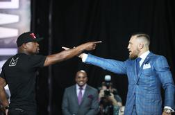 Toronto je gorel: McGregor na krilih navijačev zasenčil Mayweatherja #video