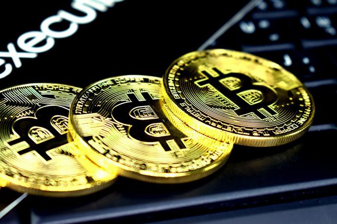 Bitcoin | Cena bitcoina se je v času nastanka prispevka na večini borz gibala pri okrog 22.600 evrih, danes pa je padel tudi absolutni rekord, saj je bitcoin za krajši čas presegel ceno 23 tisoč evrov.  | Foto Unsplash