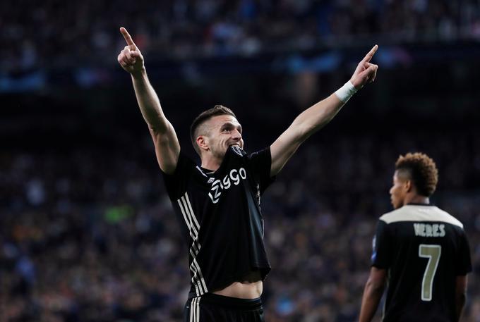 Srbski reprezentant Dušan Tadić za Ajax igra v življenjski formi. | Foto: Reuters