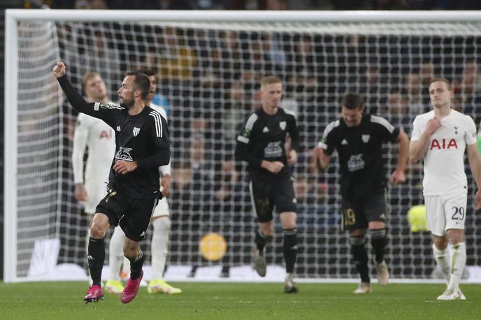 Tottenham : Mura, Žiga Kous | Zadetek Žige Kousa kandidira za najlepšega v drugem krogu konferenčne lige. | Foto Reuters