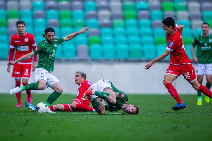 Olimpija, Aluminij | Z novima dvema goloma se je pri novi zmagi Olimpije izkazal Ante Vukušić. | Foto Siniša Kanižaj/Sportida