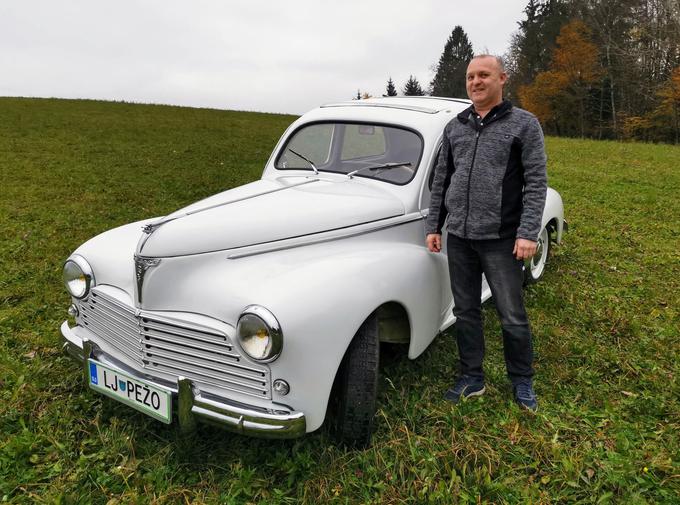 Franci Planinec ob svojem peugeotu 203. | Foto: Peugeot