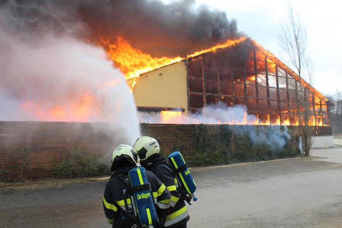 Gašenje požara blizu Lipnice | Foto: Stadtfeuerwehr Leibnitz