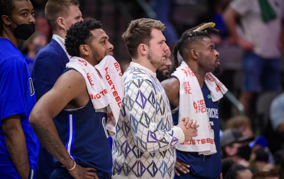 Luka Dončić | Luka Dončić je zaradi bolečin v levem gležnju preskočil dvoboj z Memphisom. | Foto Guliverimage