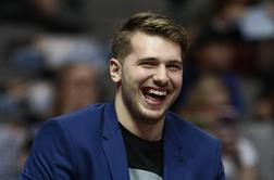 Luka Dončić v družbi LeBrona Jamesa #video