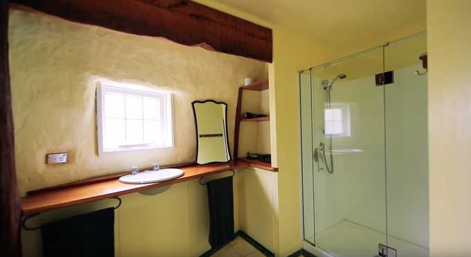 Kopalnica | Foto: Youtube/Living big in a tiny house