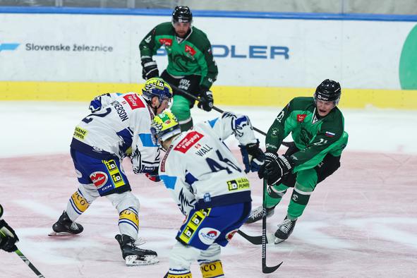 Olimpija pred številčnimi navijači in novim vlagateljem sezono odprla z zmago #video