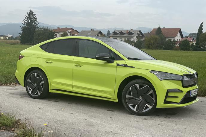 Škoda enyaq coupe | Kupejevski škoda enyaq je prav gotovo eden najbolj vpadljivih avtomobilov iz Mlade Boleslave. Strupeno zelena barva to le še poudari.  | Foto Gregor Pavšič