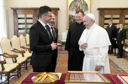 Šarec s papežem tudi o financiranju zasebnih šol v Sloveniji #foto