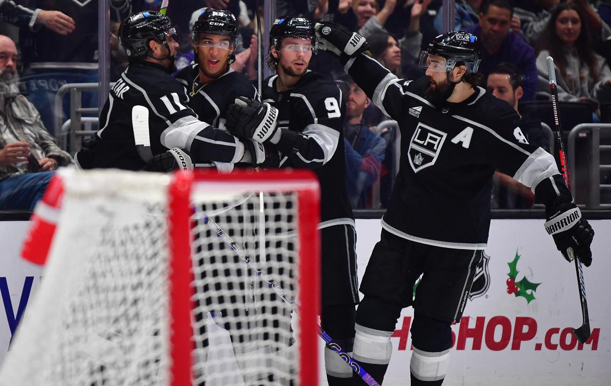 Anže Kopitar | Kapetan Kraljev Anže Kopitar se je s podajo na tekmi proti Coloradu vpisal med rekorderje moštva LA Kings. | Foto Reuters