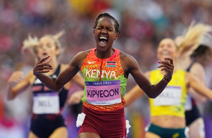 Faith Kipyegon je na olimpijskih igrah v Parizu osvojila drugo medaljo. Po srebru v teku na 5000 m je predzadnji dan iger osvojila zlato na 1500 m z olimpijskim rekordom. | Foto: Reuters