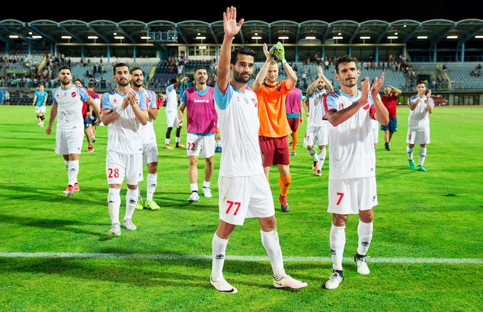 Tako se je veselil s soigralci, ko je Panionios lani v kvalifikacijah za ligo Europa izločil Gorico. | Foto: Vid Ponikvar