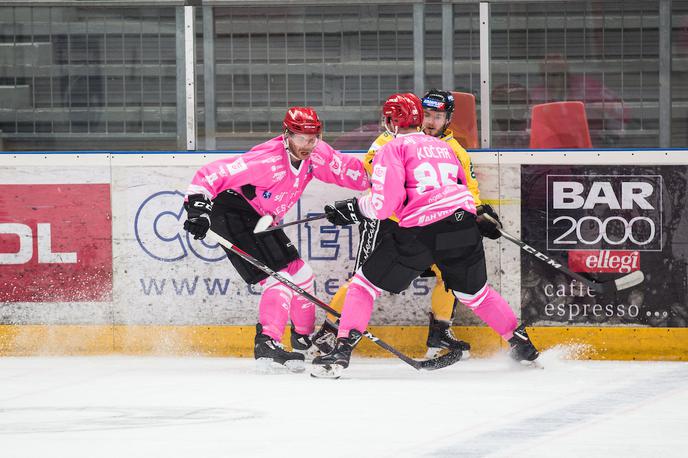 HDD Sij Acroni Jesenice - HC Pustertal - Aplska liga | Jeseničani so v Avstriji vodili s 3:0, na koncu pa izgubili s 3:4. | Foto Peter Podobnik/Sportida