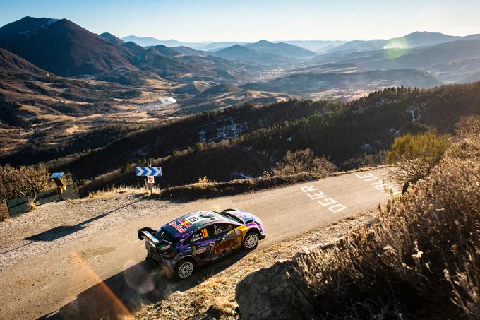 Izjemni povratnik Sebastien Loeb (M-Sport Ford) je velika popestritev uvodnega relija letošnjega svetovnega prvenstva. | Foto: Red Bull