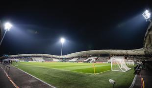 Maribor dvakrat pred praznimi tribunami, Olimpija enkrat